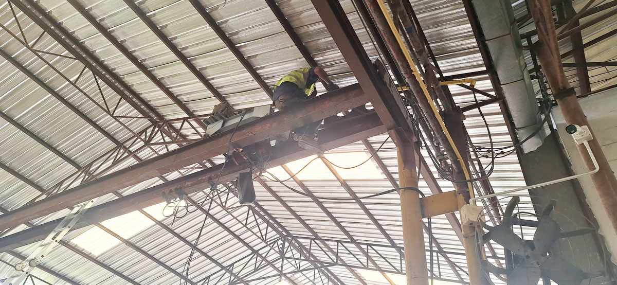 งานรื้อถอนอุปกรณ์ไฟฟ้า