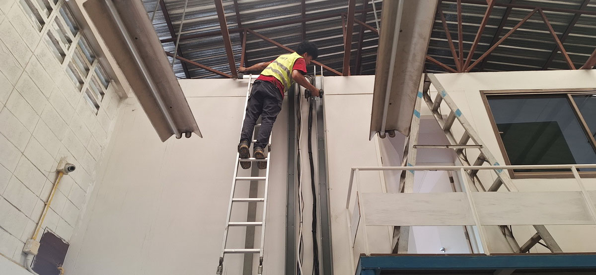 งานรื้อถอนอุปกรณ์ไฟฟ้า