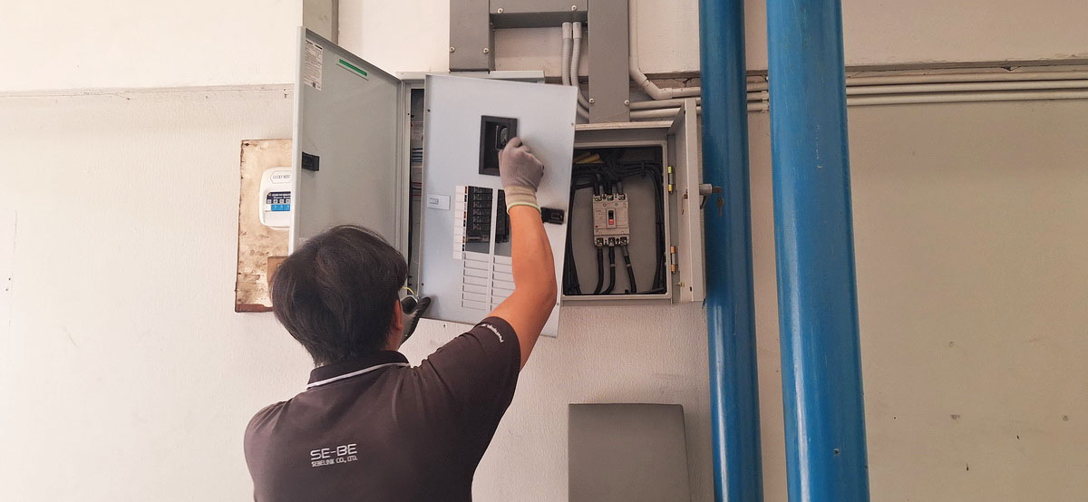 งานรื้อถอนอุปกรณ์ไฟฟ้า