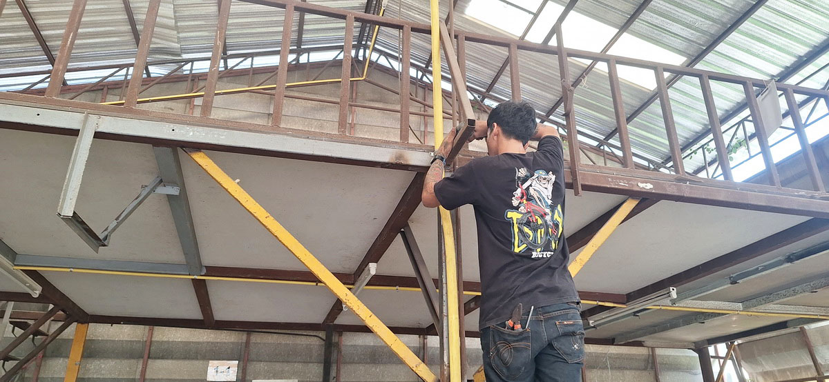 งานรื้อถอนอุปกรณ์ไฟฟ้า